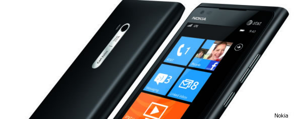 NOKIA-LUMIA-900-SMARTPHONE